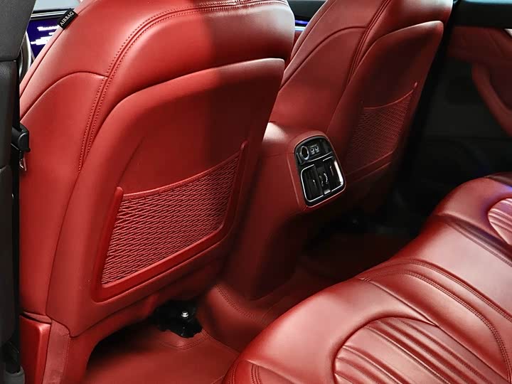 Фото 13 - Maserati Levante