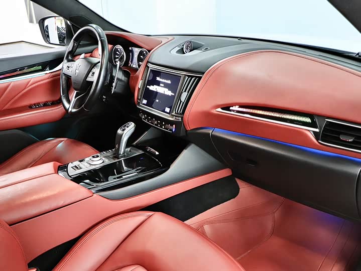 Фото 15 - Maserati Levante