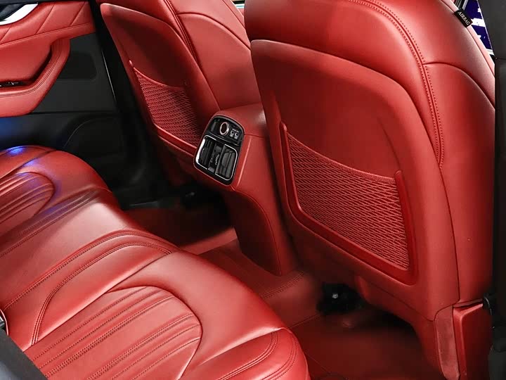 Фото 17 - Maserati Levante