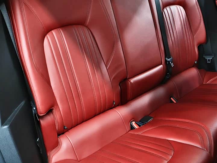 Фото 18 - Maserati Levante