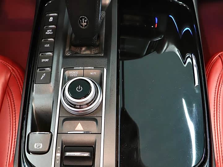 Фото 21 - Maserati Levante