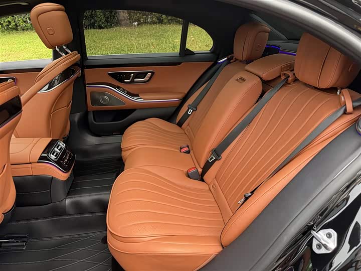 Фото 15 - Mercedes-Benz S-Class