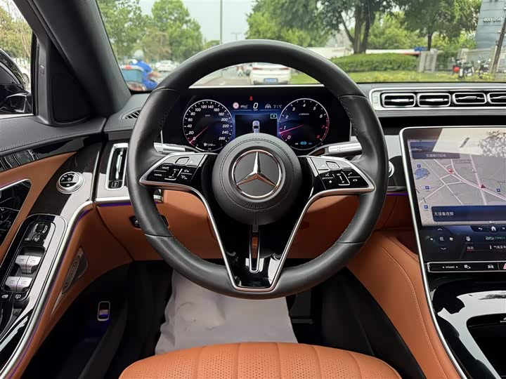 Фото 19 - Mercedes-Benz S-Class