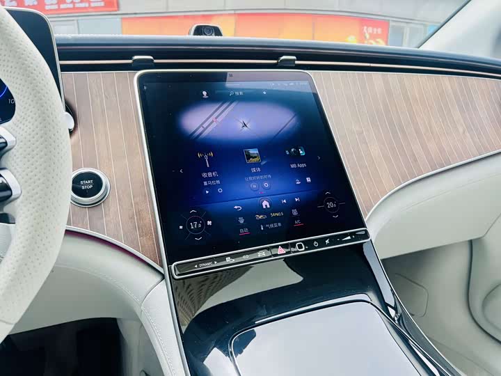 Фото 8 - Mercedes-Benz EQE SUV