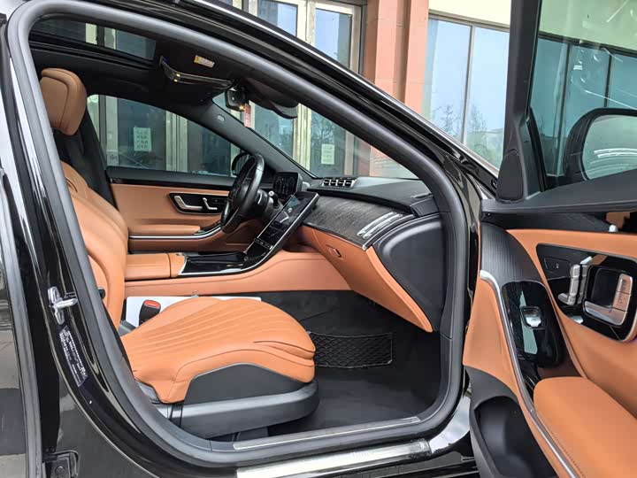 Фото 10 - Mercedes-Benz S-Class