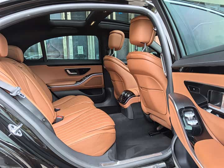 Фото 12 - Mercedes-Benz S-Class