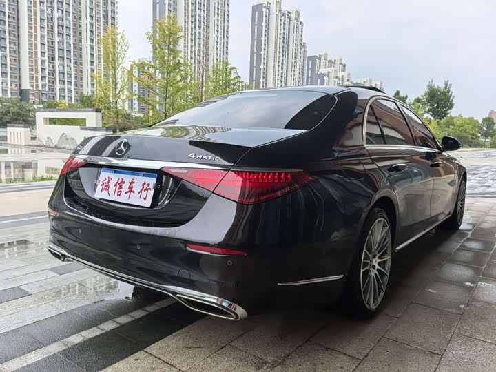 Фото 16 - Mercedes-Benz S-Class