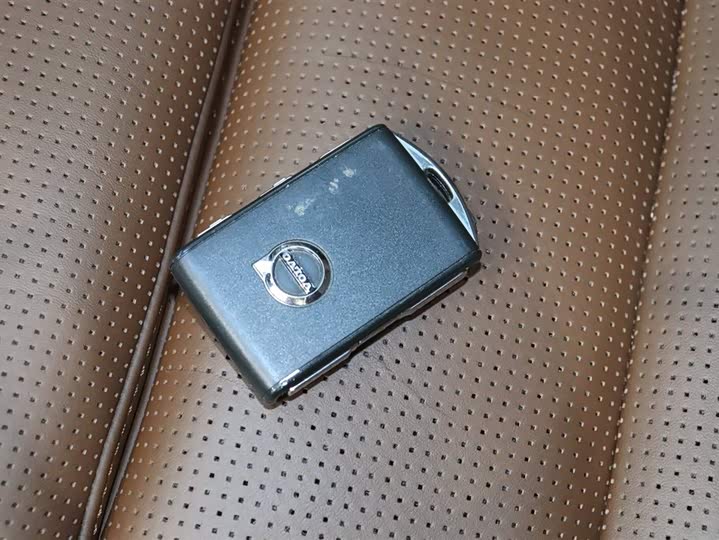 Фото 12 - Volvo S90 Hybrid