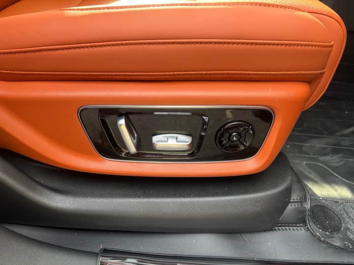 Фото 28 - LiXiang L9