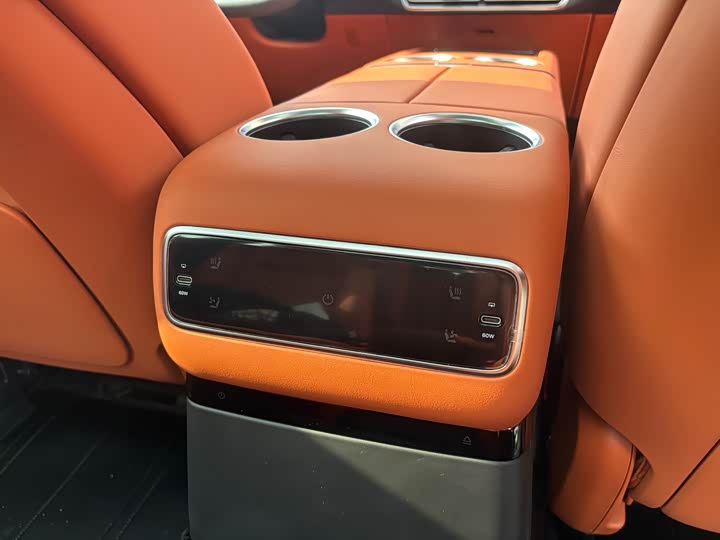 Фото 30 - LiXiang L9