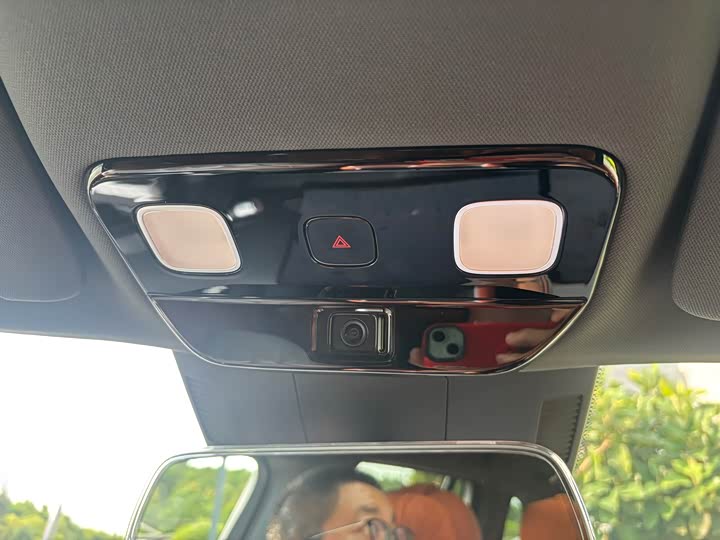 Фото 35 - LiXiang L9