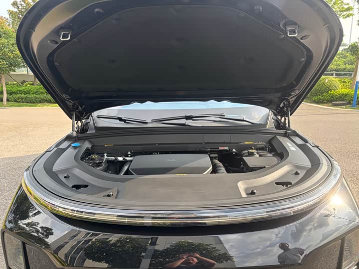 Фото 39 - LiXiang L9