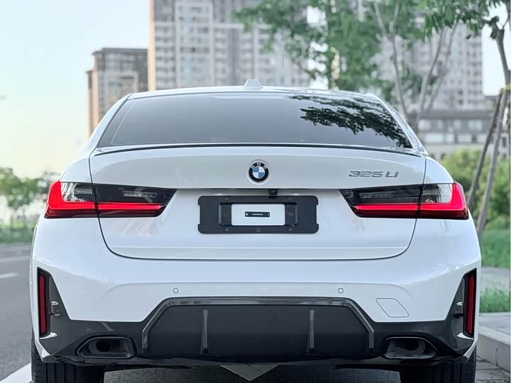 Фото 17 - BMW 3 Series