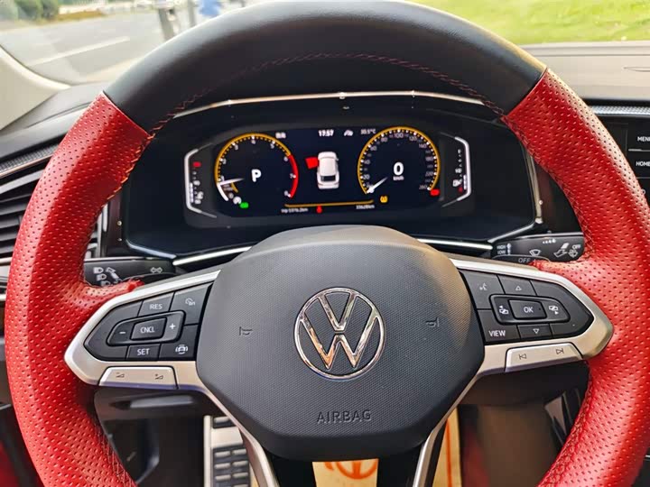 Фото 10 - Volkswagen Tayron X