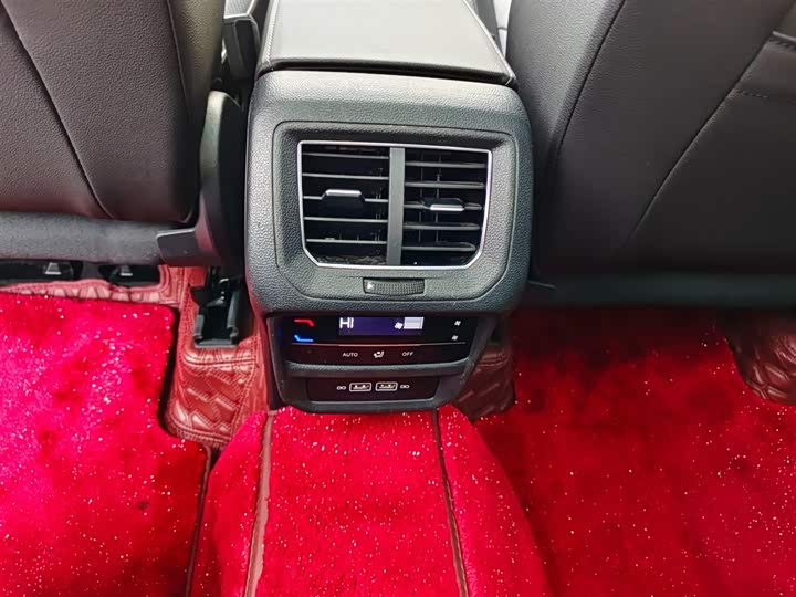 Фото 17 - Volkswagen Tayron X