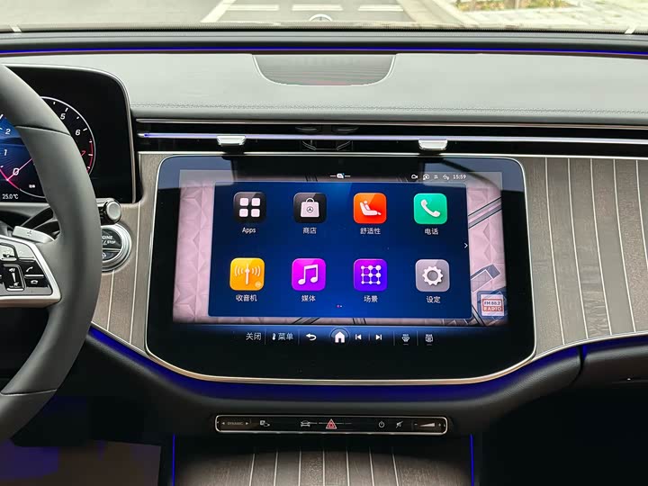 Фото 10 - Mercedes-Benz E-Class