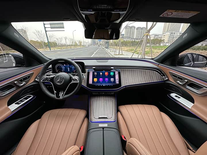 Фото 11 - Mercedes-Benz E-Class