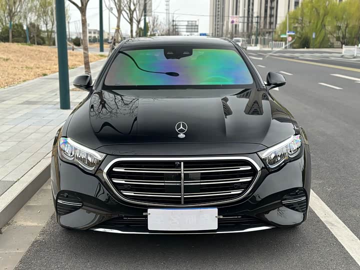 Фото 2 - Mercedes-Benz E-Class