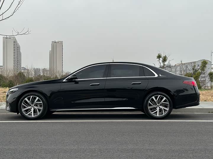 Фото 3 - Mercedes-Benz E-Class