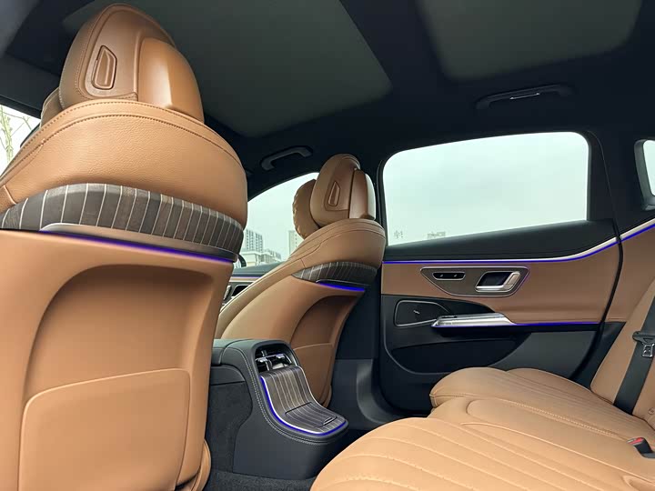 Фото 9 - Mercedes-Benz E-Class