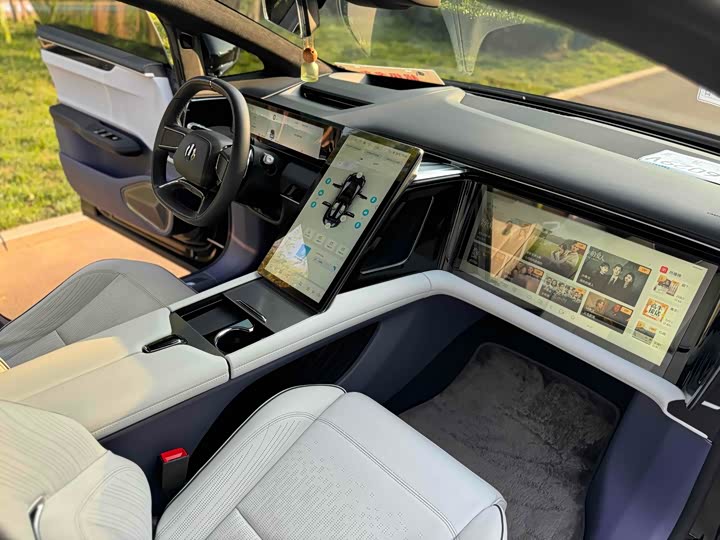 Фото 6 - HiPhi X