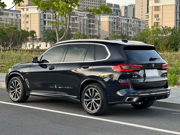 Фото 13 - BMW X5