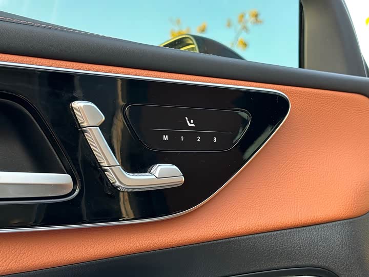 Фото 4 - Mercedes-Benz GLC-Class