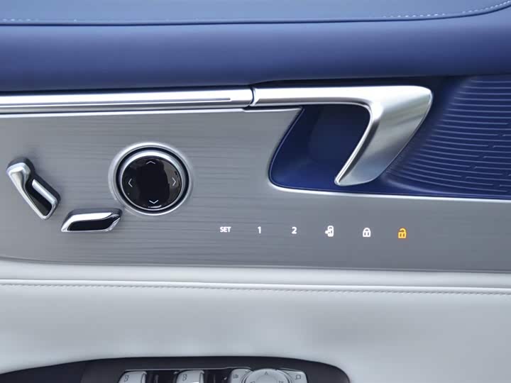 Фото 13 - Buick GL8 Hybrid