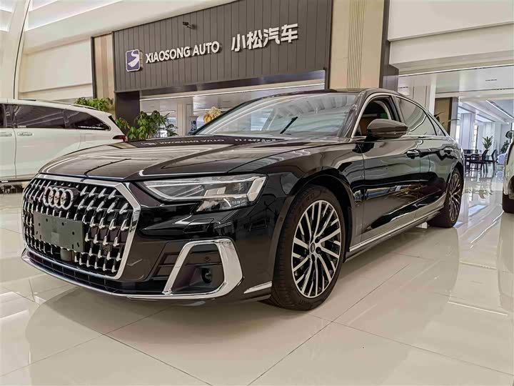 Фото 1 - Audi A8