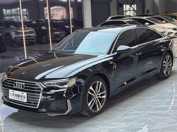 Фото 1 - Audi A6L