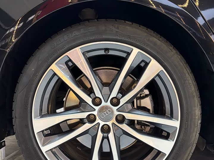 Фото 4 - Audi A6L