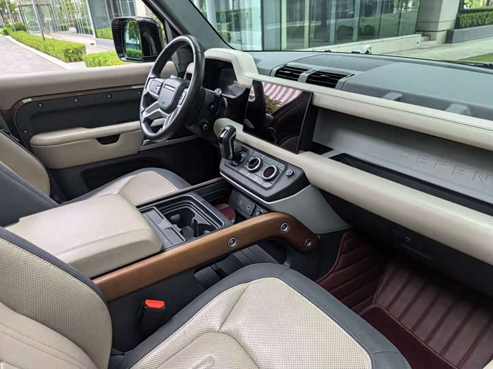 Фото 19 - Land Rover Defender