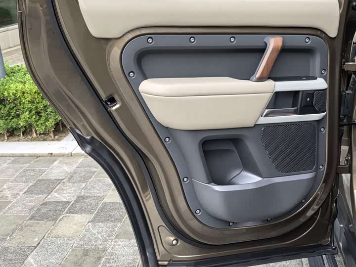 Фото 26 - Land Rover Defender