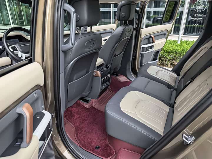 Фото 28 - Land Rover Defender