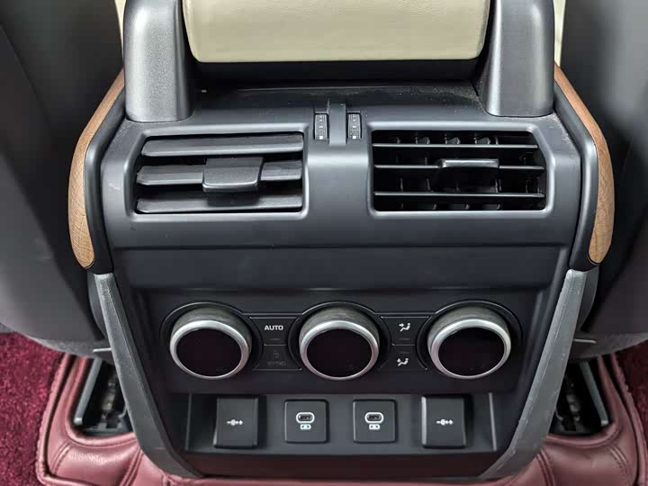 Фото 30 - Land Rover Defender