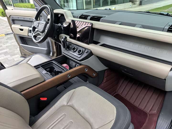 Фото 32 - Land Rover Defender