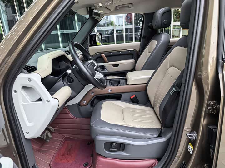 Фото 36 - Land Rover Defender