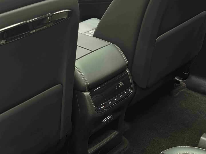 Фото 26 - GAC Trumpchi GS8