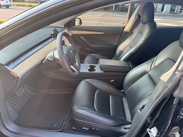 Фото 7 - Tesla Model 3