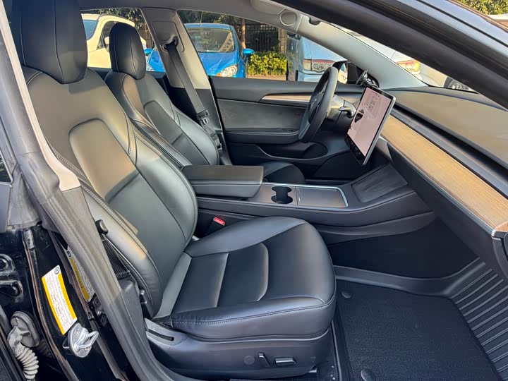 Фото 9 - Tesla Model 3