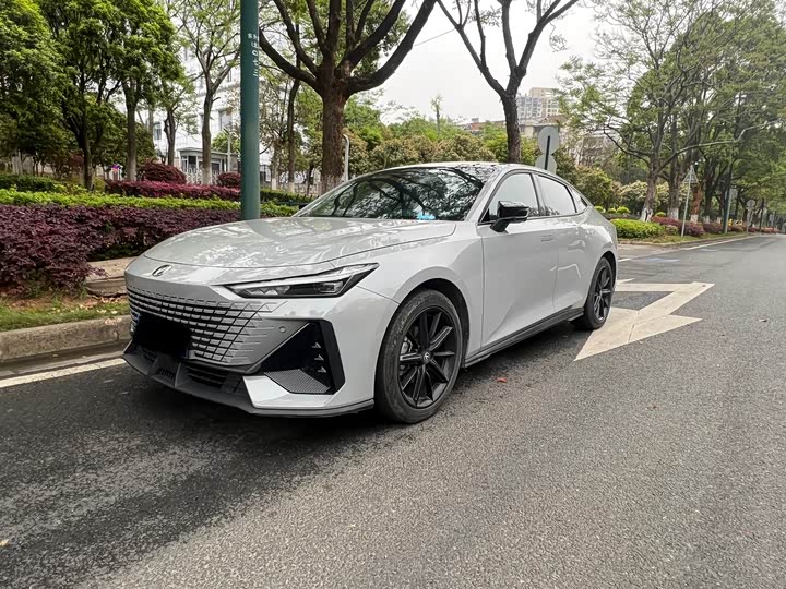 Фото 1 - Changan UNI-V