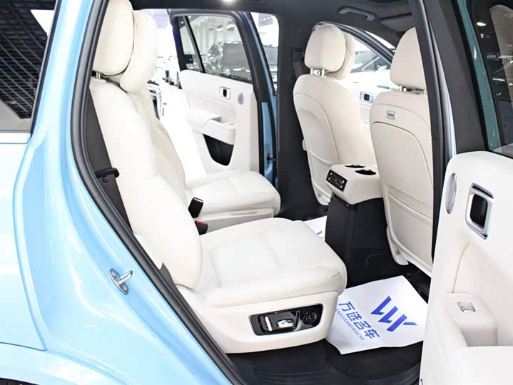 Фото 11 - LiXiang L8