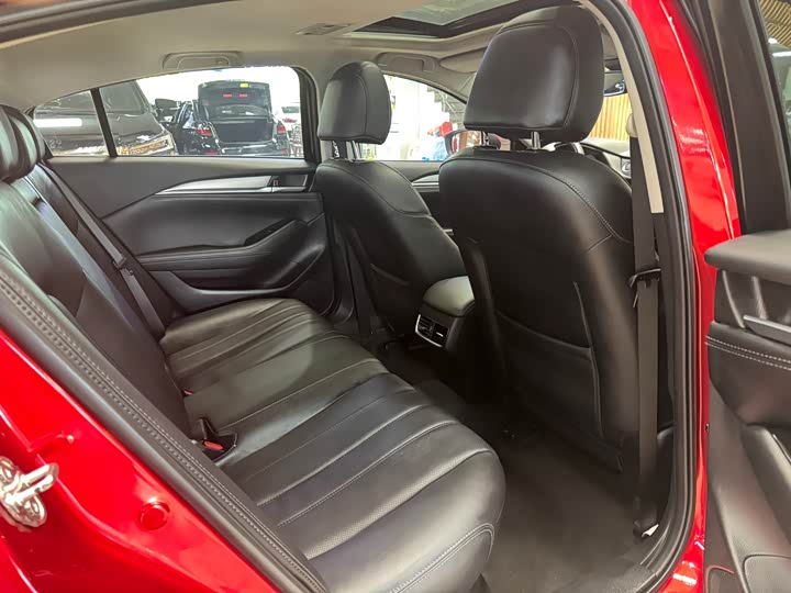 Фото 9 - Mazda Atenza