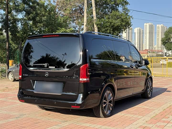 Фото 7 - Mercedes-Benz V-Class