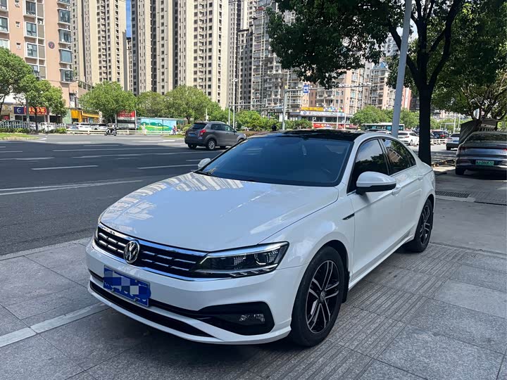 Фото 1 - Volkswagen Lamando L