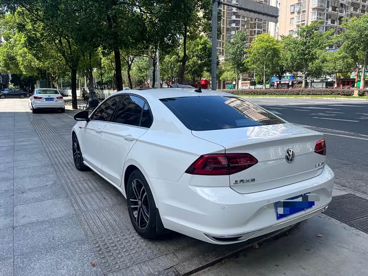 Фото 9 - Volkswagen Lamando L