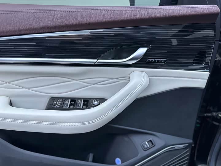 Фото 10 - Geely Monjaro