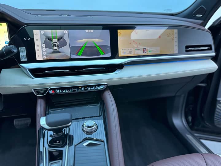 Фото 14 - Geely Monjaro