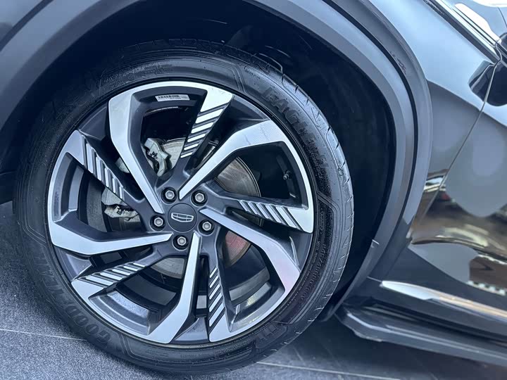 Фото 6 - Geely Monjaro