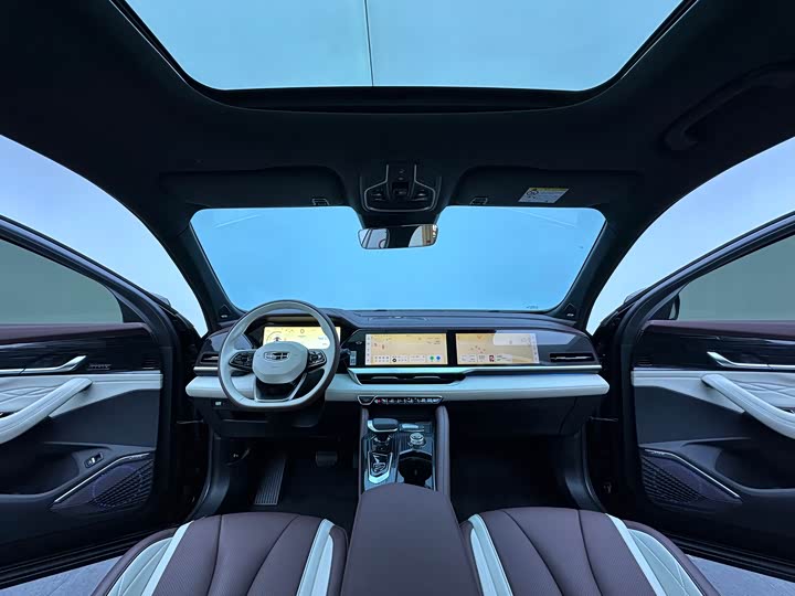 Фото 8 - Geely Monjaro